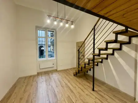 Eladó lakás, Budapest, VI. kerület 1 szoba 33 m² 61 M Ft