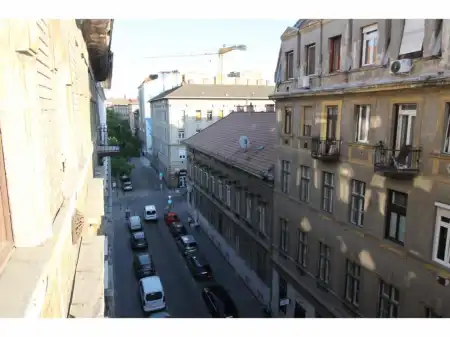 Eladó lakás, Budapest, VII. kerület 2 szoba 73 m² 89.99 M Ft