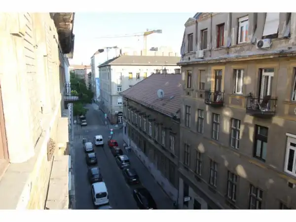 Eladó lakás, Budapest, VII. kerület 2 szoba 73 m² 89.99 M Ft