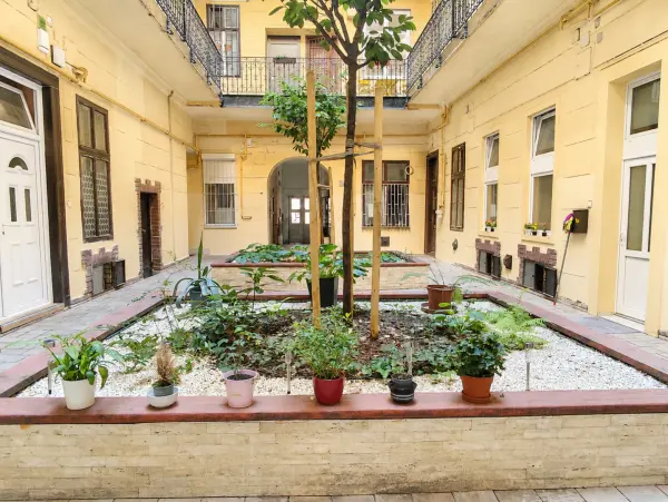 Eladó lakás, Budapest, VII. kerület 2 szoba 65 m² 71.5 M Ft