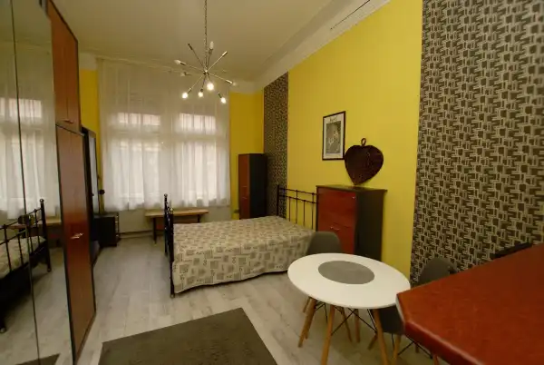 Eladó lakás, Budapest, VII. kerület 1 szoba 29 m² 49.9 M Ft