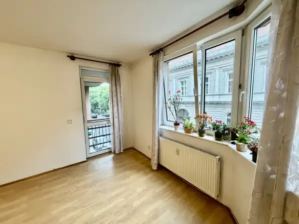 Eladó lakás, Budapest, VII. kerület 2 szoba 54 m² 77.5 M Ft
