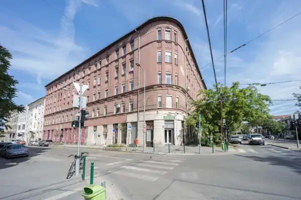 Eladó lakás, Budapest, VIII. kerület 2 szoba 70 m² 69.9 M Ft
