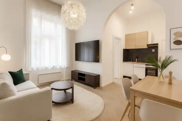 Eladó lakás, Budapest, VIII. kerület 2 szoba 57 m² 68.9 M Ft