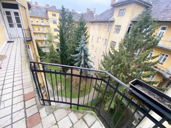 Eladó lakás, Budapest, XII. kerület 2+1 szoba 69 m² 105 M Ft