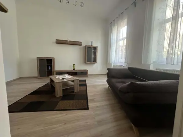 Eladó lakás, Budapest, XV. kerület 2 szoba 67 m² 69.9 M Ft
