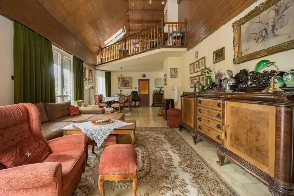 Eladó lakás, Dunakeszi 7 szoba 303 m² 139.9 M Ft