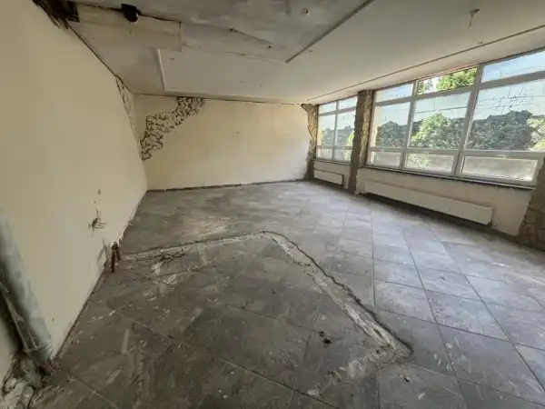 Eladó lakás, Dunaújváros 2+4 szoba 101 m² 39.99 M Ft