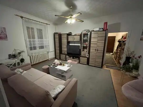 Eladó lakás, Dunaújváros 2 szoba 53 m² 35.9 M Ft