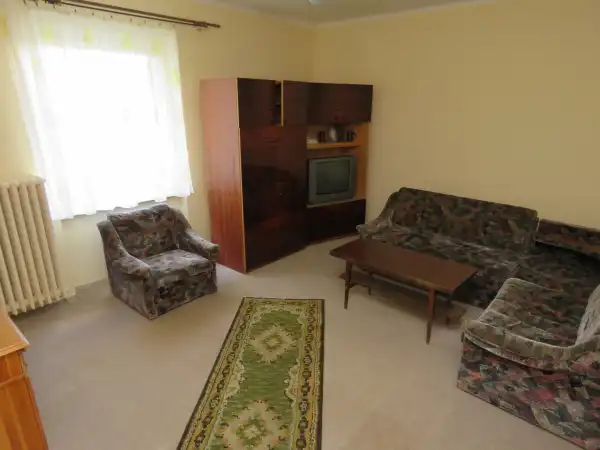 Eladó lakás, Dunaújváros 1 szoba 38 m² 27 M Ft