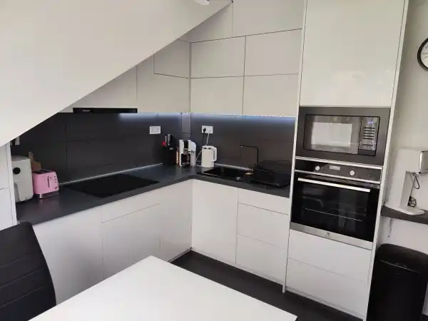 Eladó lakás, Dunaújváros 3 szoba 80 m² 58 M Ft