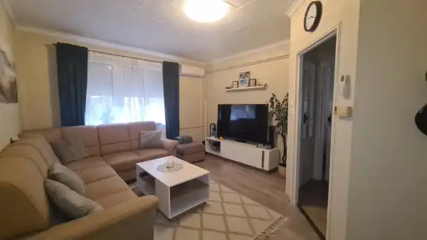 Eladó lakás, Dunaújváros 2+1 szoba 59 m² 35.9 M Ft