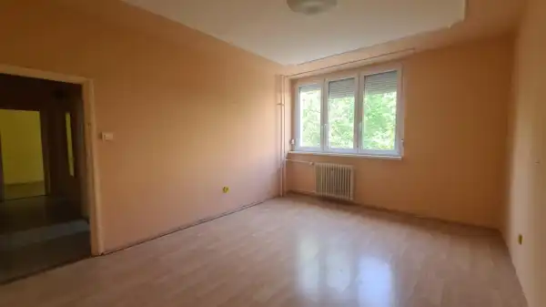 Eladó lakás, Dunaújváros 2 szoba 48 m² 22 M Ft