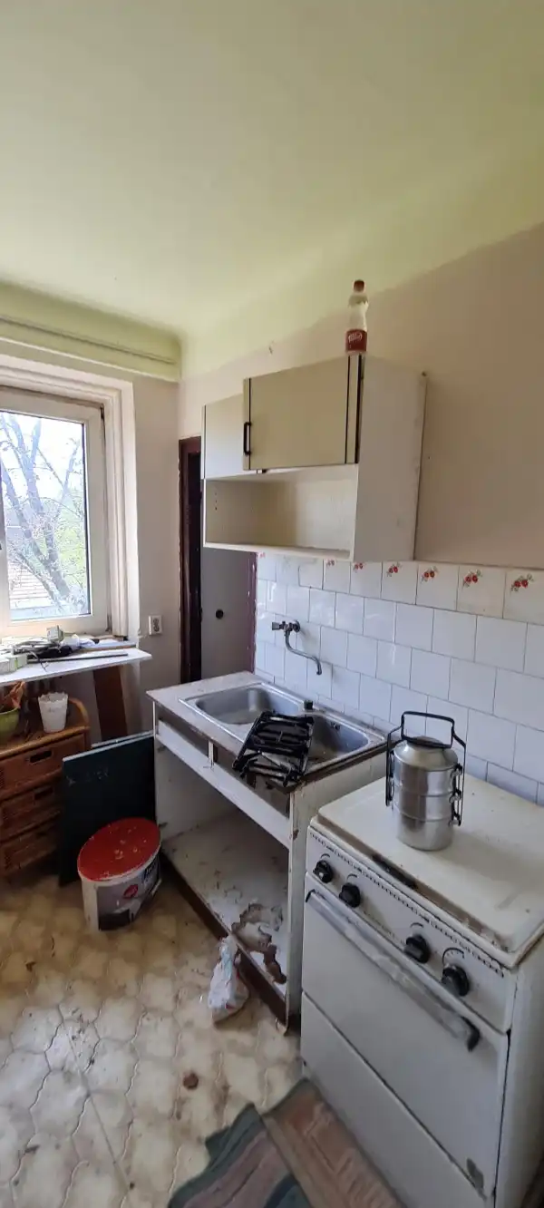 Eladó lakás, Dunaújváros 1 szoba 35 m² 18.6 M Ft