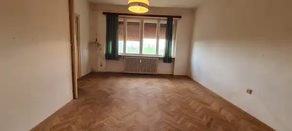Eladó lakás, Dunaújváros 1+1 szoba 43 m² 17.5 M Ft