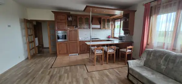 Eladó lakás, Dunaújváros 4 szoba 110 m² 89 M Ft