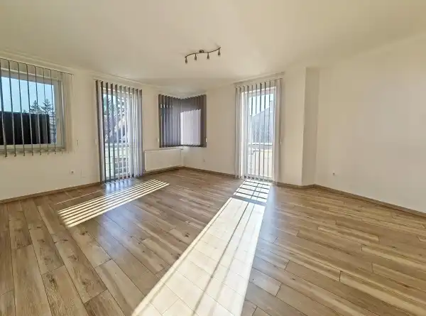 Eladó lakás, Eger 4 szoba 86 m² 75 M Ft