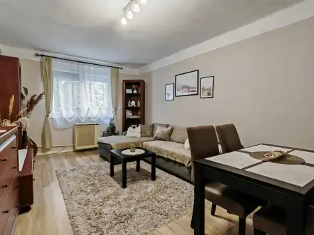 eladó lakás, Eger