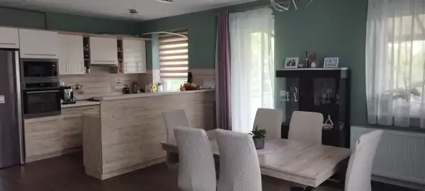 Eladó lakás, Eger 4 szoba 106 m² 101.7 M Ft