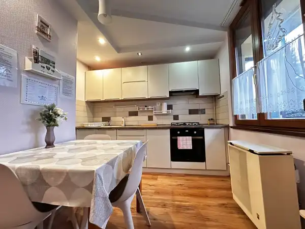 Eladó lakás, Eger 3 szoba 70 m² 61.9 M Ft