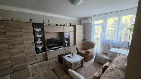 Eladó lakás, Esztergom 3 szoba 51 m² 45.9 M Ft