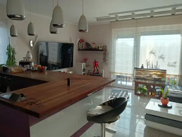 Eladó lakás, Győr 3 szoba 78 m² 83 M Ft