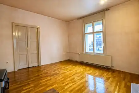 eladó lakás, Győr