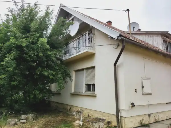 Eladó lakás, Gyula 6 szoba 220 m² 81 M Ft