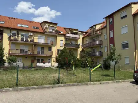 Eladó lakás, Hatvan 3 szoba 63 m² 47.5 M Ft
