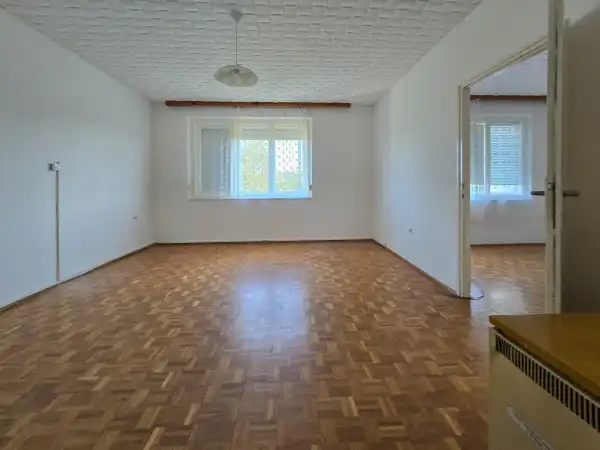 Eladó lakás, Kapuvár 2 szoba 64 m² 33 M Ft
