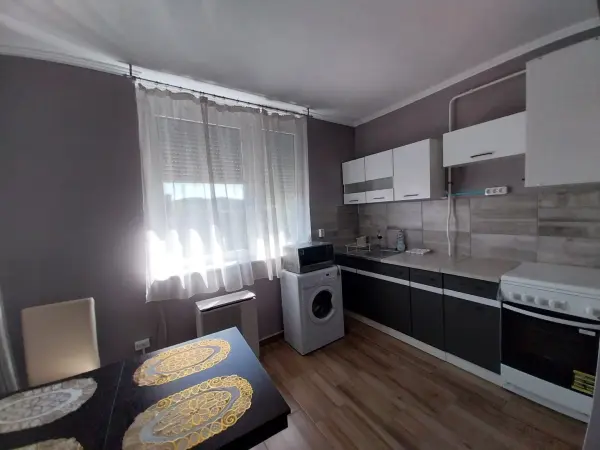 Eladó lakás, Kazincbarcika 1 szoba 45 m² 16.5 M Ft