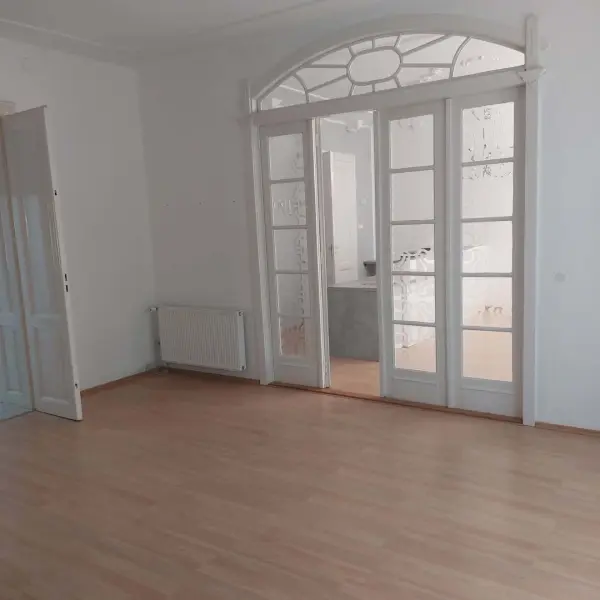 Eladó lakás, Keszthely 3 szoba 100 m² 89 M Ft