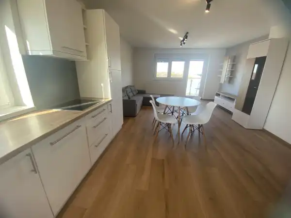 Eladó lakás, Komárom 2 szoba 62 m² 47.9 M Ft