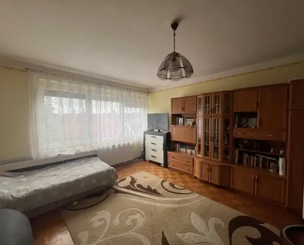 Eladó lakás, Környe 2 szoba 64 m² 29.9 M Ft