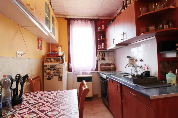 Eladó lakás, Orosháza 2 szoba 50 m² 18 M Ft