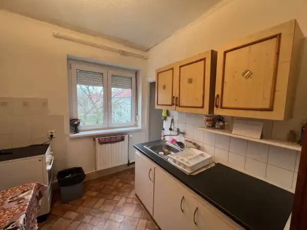 Eladó lakás, Oroszlány 2 szoba 49 m² 25 M Ft
