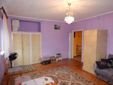 eladó lakás, Oroszlány
