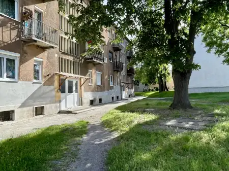 eladó lakás, Oroszlány
