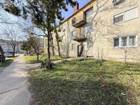 eladó lakás, Oroszlány