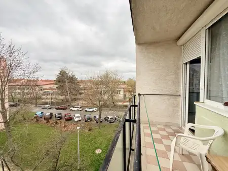 eladó lakás, Oroszlány