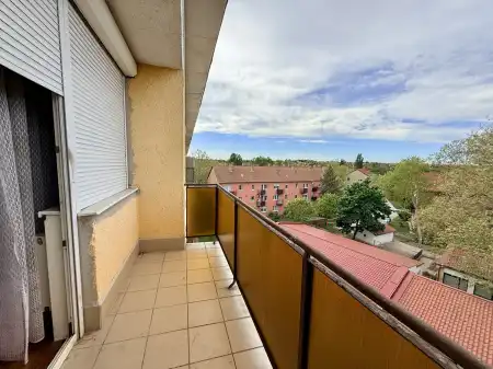 eladó lakás, Oroszlány