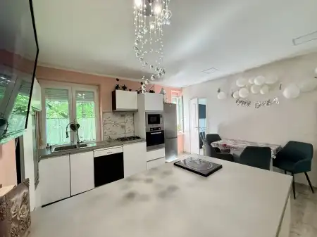 Eladó lakás, Oroszlány 2+1 szoba 52 m² 36.9 M Ft