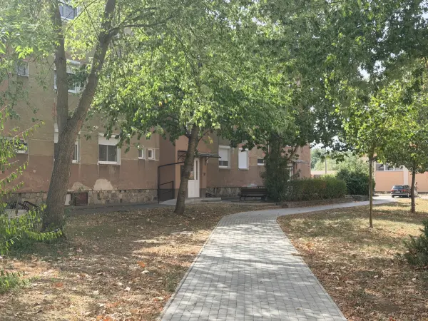 Eladó lakás, Oroszlány 2 szoba 56 m² 32.2 M Ft
