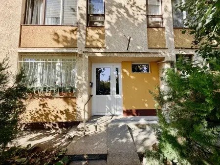Eladó lakás, Oroszlány 2 szoba 55 m² 32.3 M Ft