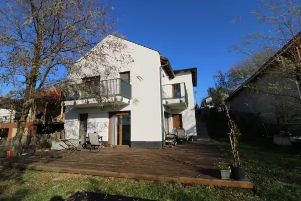 Eladó lakás, Pécel 4 szoba 202 m² 187.7 M Ft