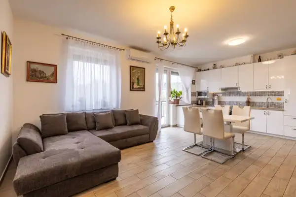 Eladó lakás, Pomáz 2+2 szoba 66 m² 95 M Ft