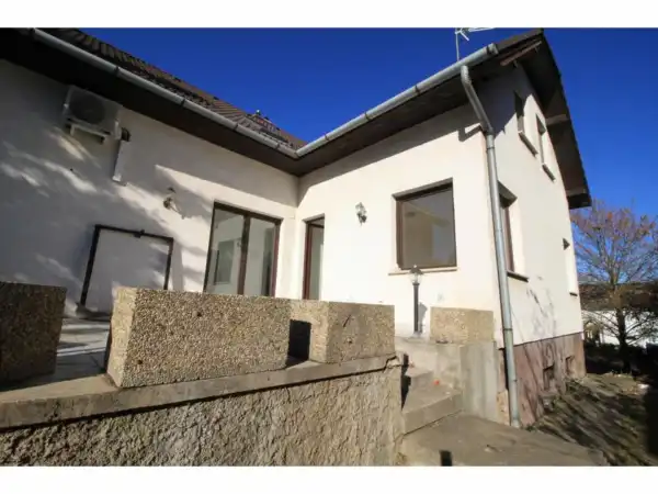 Eladó lakás, Solymár 4 szoba 106 m² 135 M Ft