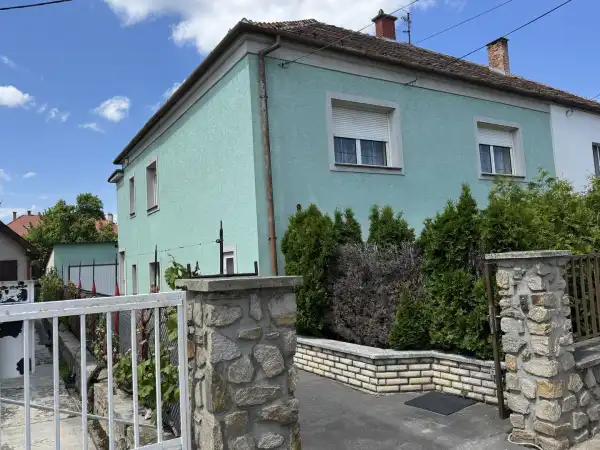 Eladó lakás, Sopron 6 szoba 204 m² 109.9 M Ft