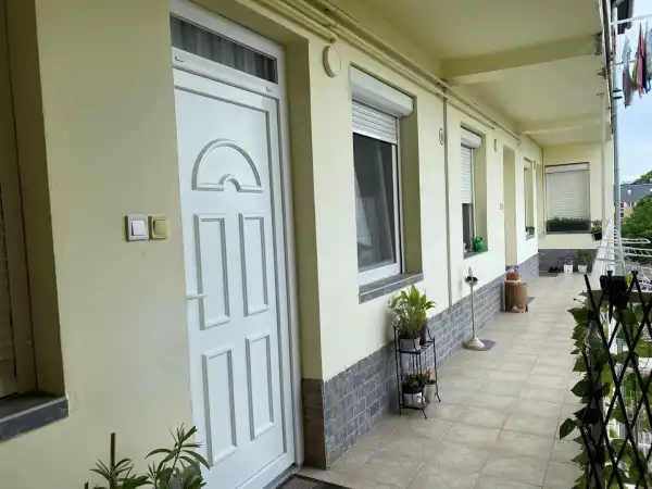 Eladó lakás, Szeged 3 szoba 68 m² 69.8 M Ft