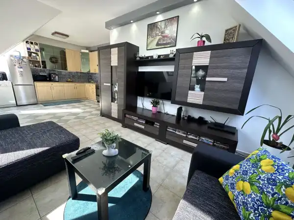 Eladó lakás, Szeged 3 szoba 74 m² 71.9 M Ft